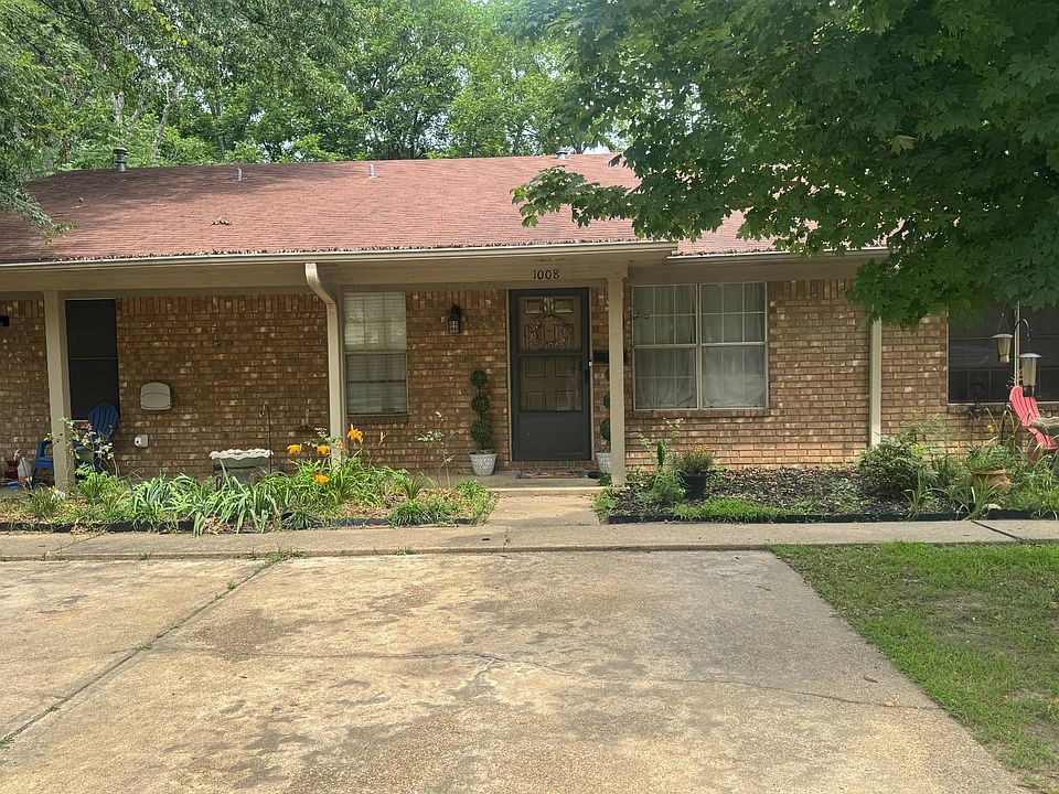 1st image of 1008 Felix St