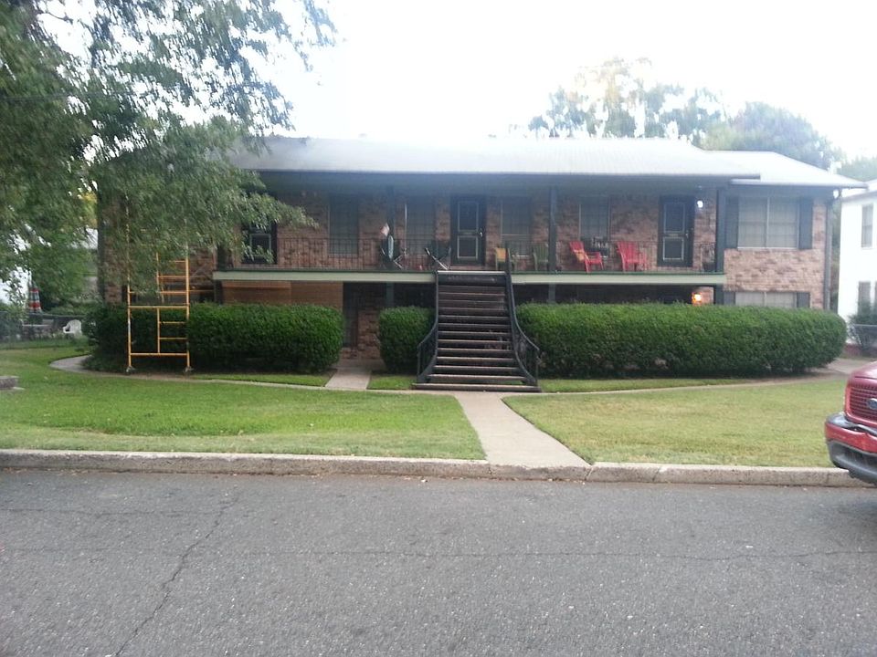 1st image of 930 Boulevard St APT A