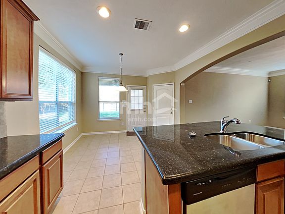 5th image of 12403 Fort Dupont Ln