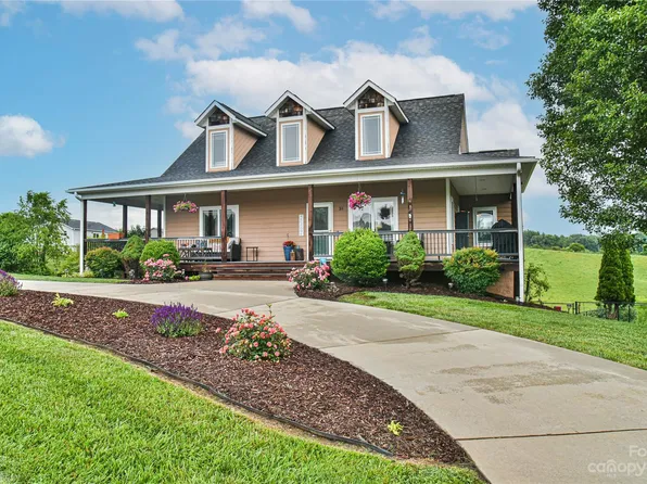 10 Benzington Way, Leicester, NC 28748