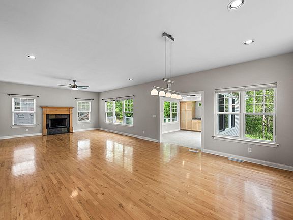 4th image of 1917 Garland Circle Dr