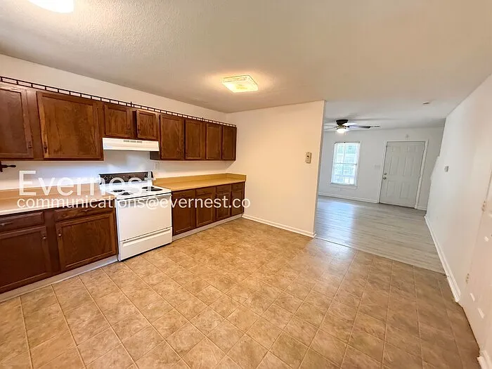426 Buckingham Cir — Photo 5