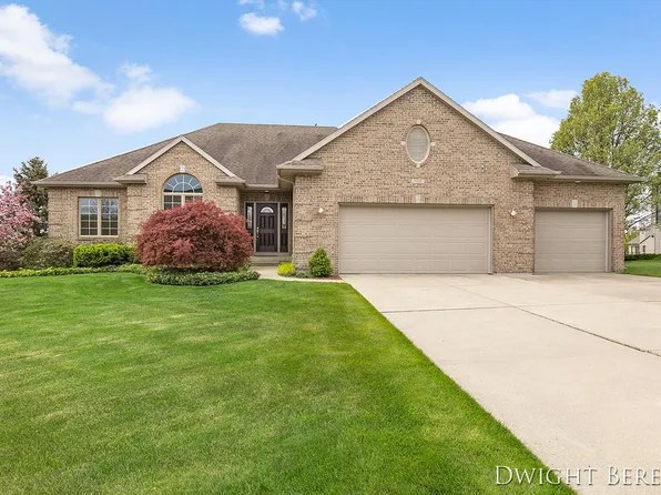 980 River Rock Dr NE, Comstock Park, MI 49321