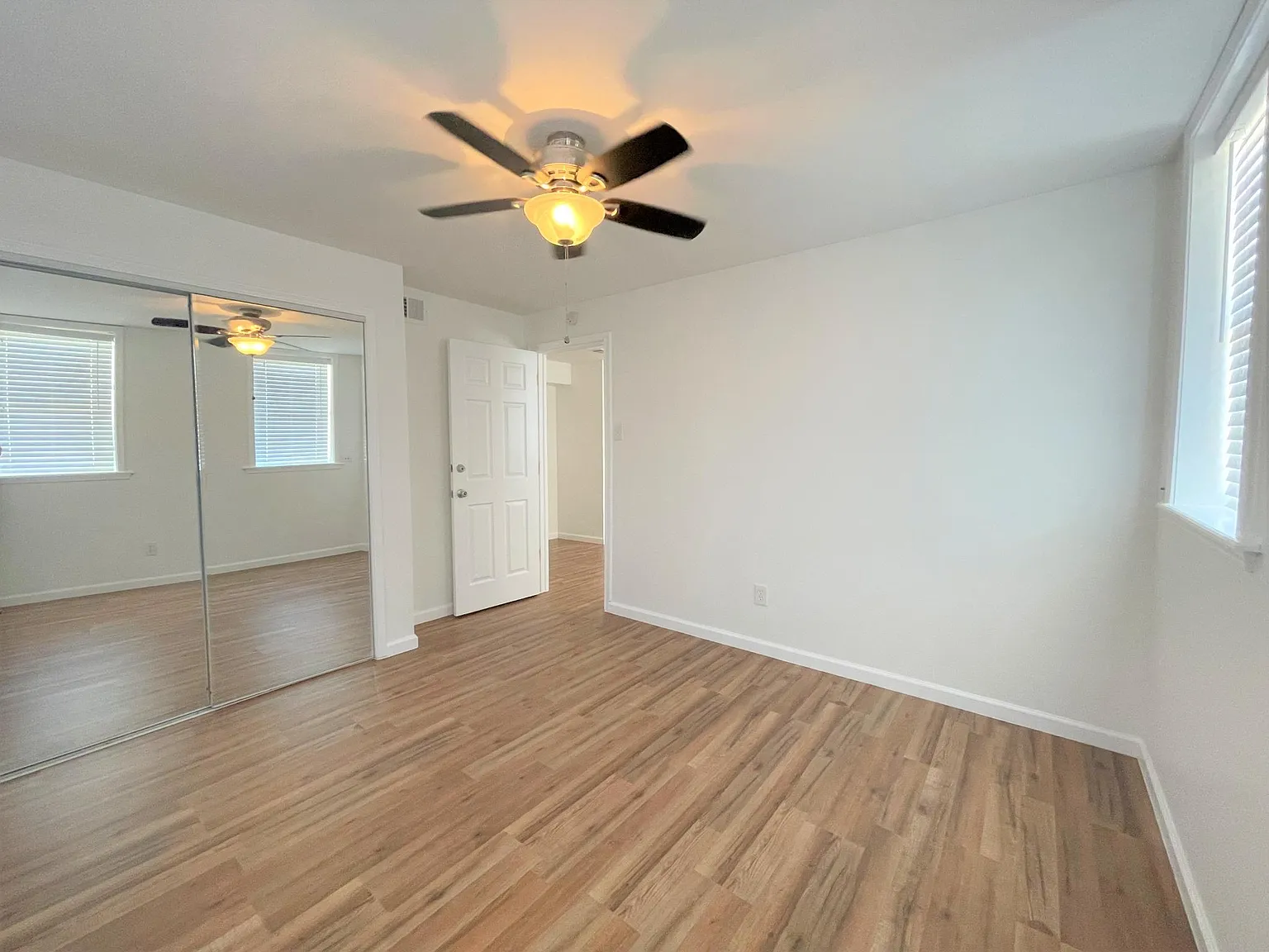 2 bed, 1150 sqft, $1,100 — Photo 4