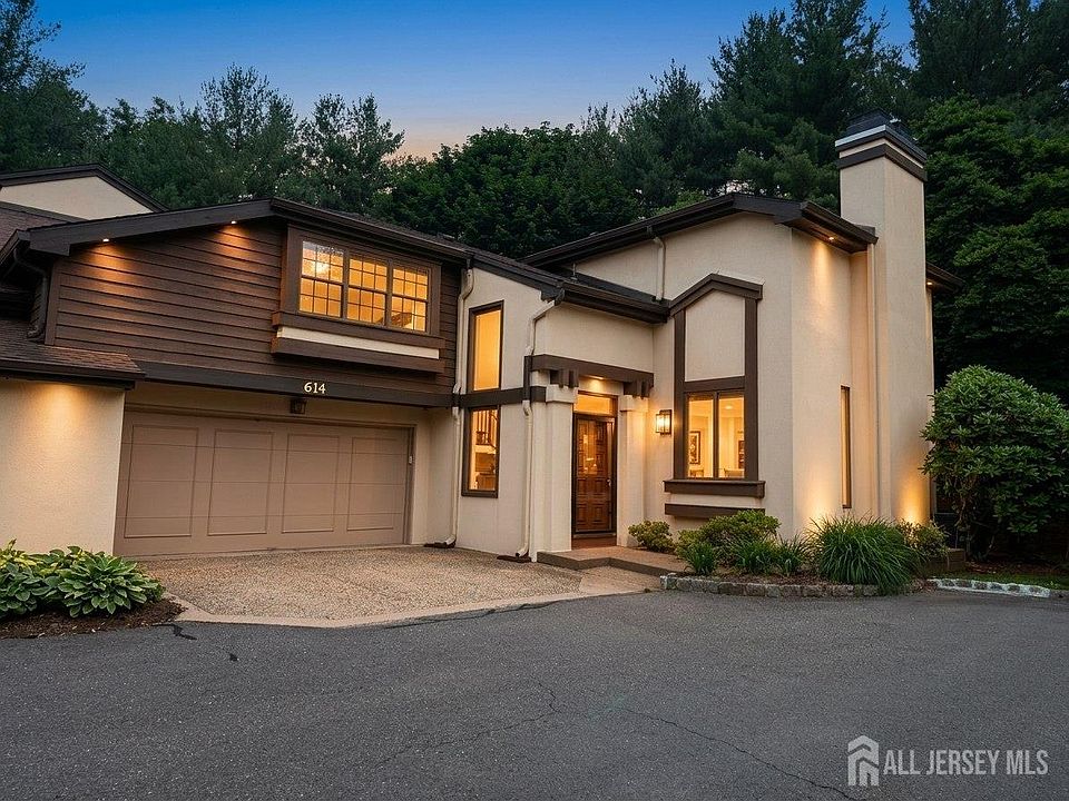 1st image of 614 Sayre Dr