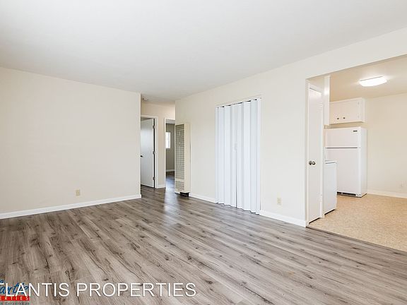 3rd image of 670 S 10th St APT 04