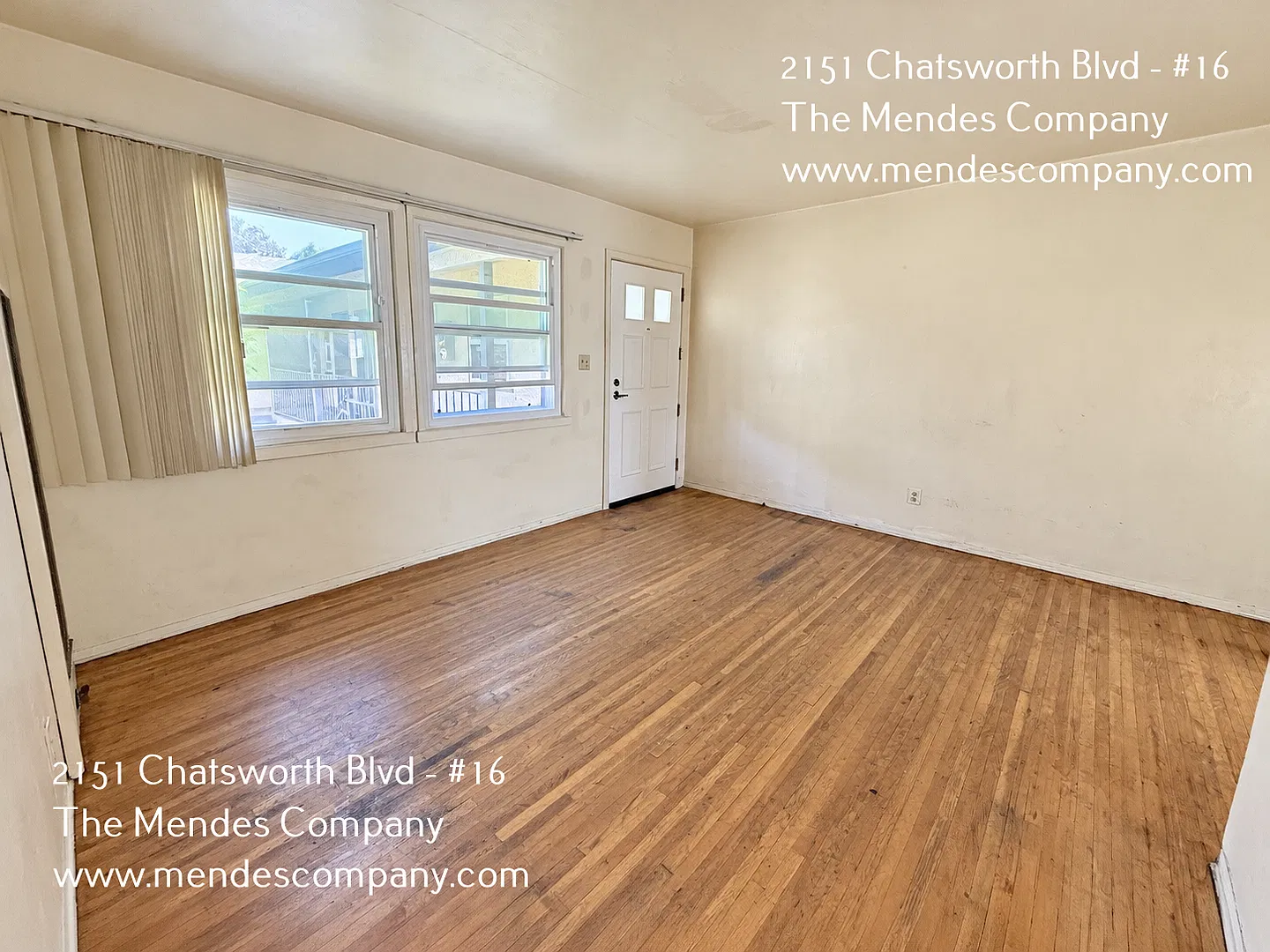 Upstairs 1BD/1BA in Prime Point Loma Location Hardwood Floors & On-Site Laundry! — Photo 2