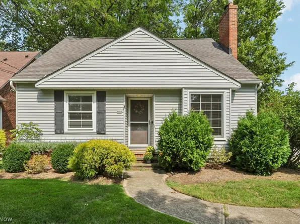 21340 Cromwell Ave, Fairview Park, OH 44126