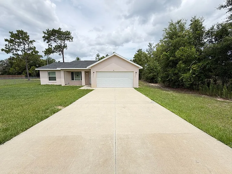 85 Maple Dr — Photo 2