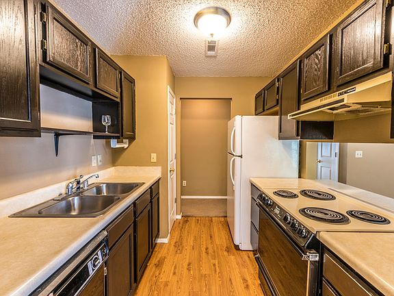 4th image of 3123 W Woodfield Way