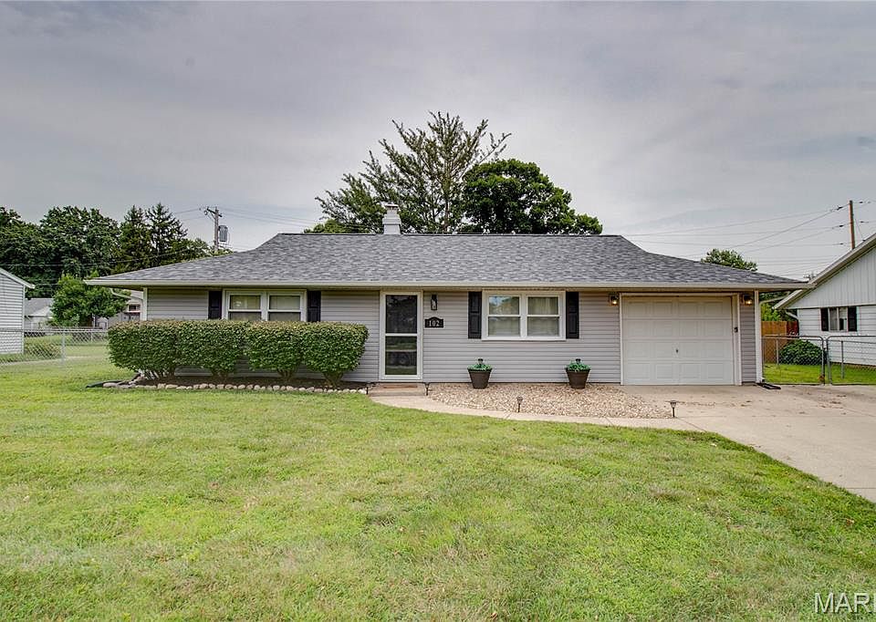 1st image of 102 Saint Joseph Dr