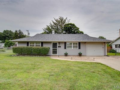 102 Saint Joseph Dr, Godfrey, IL, 62035