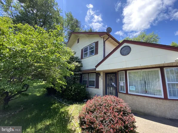 303 Rose Ave, Morrisville, PA 19067