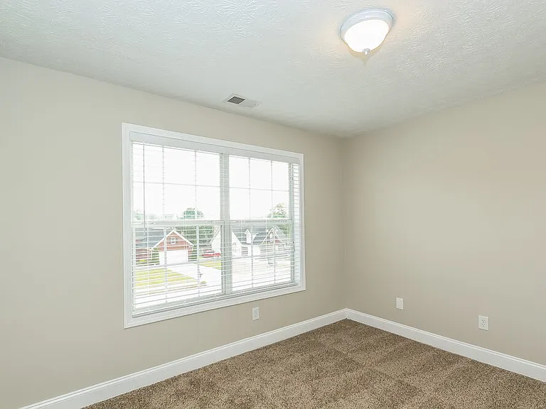 370 Whitney Ln — Photo 11