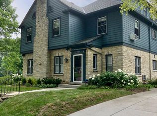 2235 E Woodstock Pl, Milwaukee, WI 53202