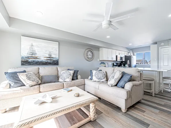 323 44th St S APT 136, Brigantine, NJ 08203