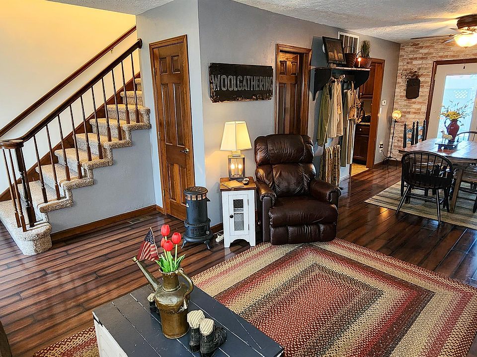 4 Townhouse Ct, Frankfort, IN 46041 Zillow