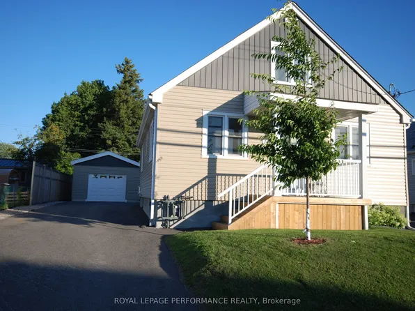 1482 Laperriere Ave, Ottawa, ON K1Z 7S9