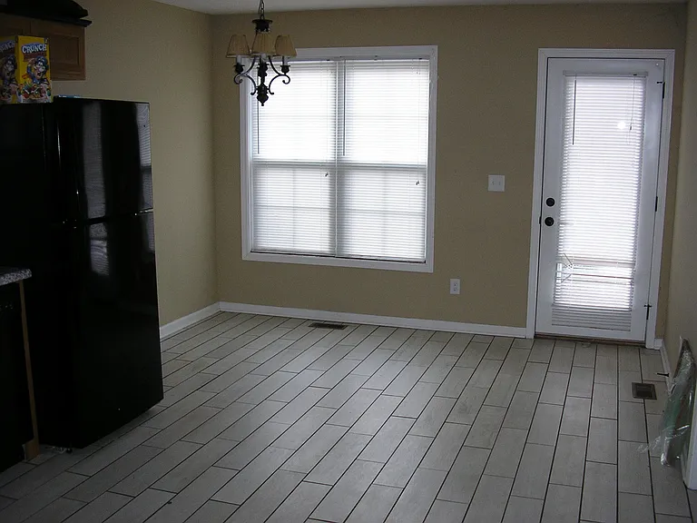 210 Crow Ave #B — Photo 8
