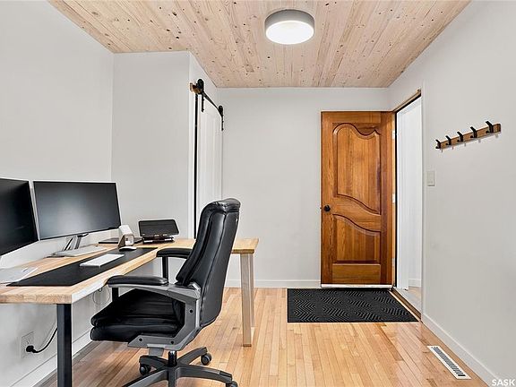 5th image of 837 5th STREET E