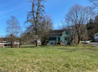 14 Russling Rd, Hackettstown, NJ 07840