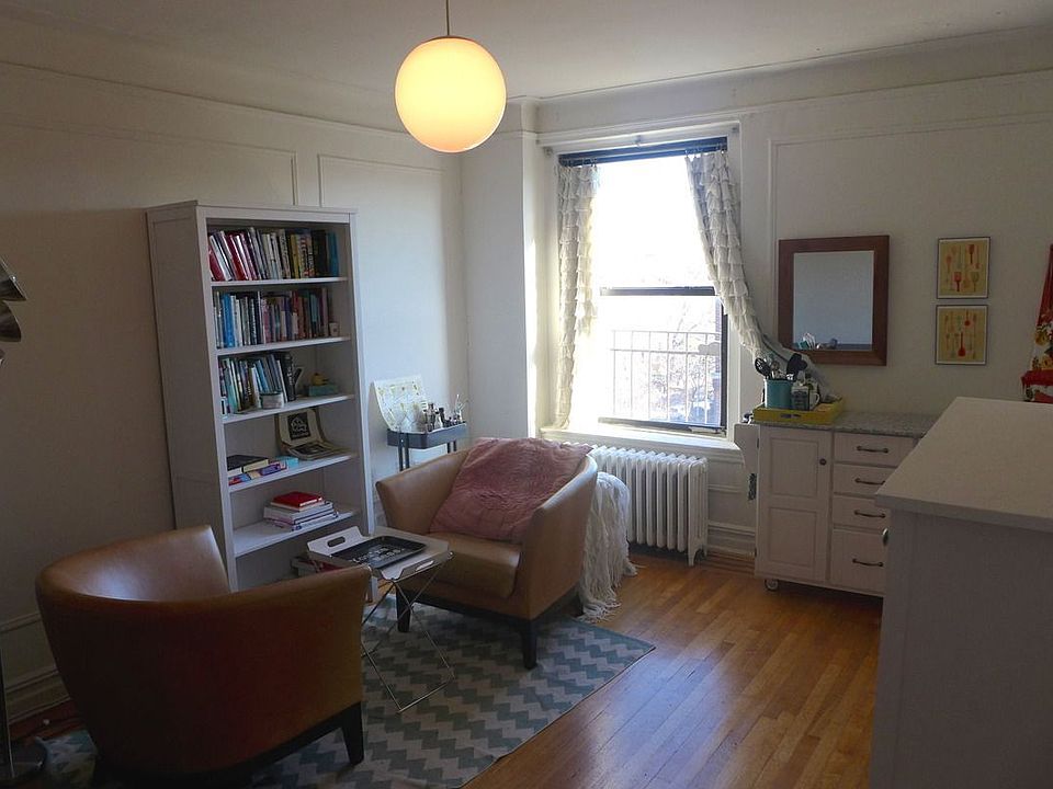 1st image of 300 8th Ave APT 6C