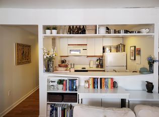 19 S Bank St APT 403, Philadelphia, PA 19106