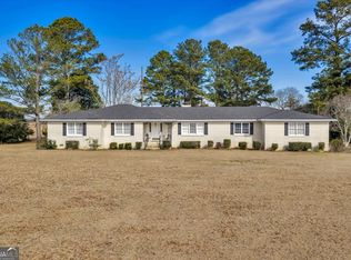 412 Red Dog Farm Rd, Cochran, GA 31014