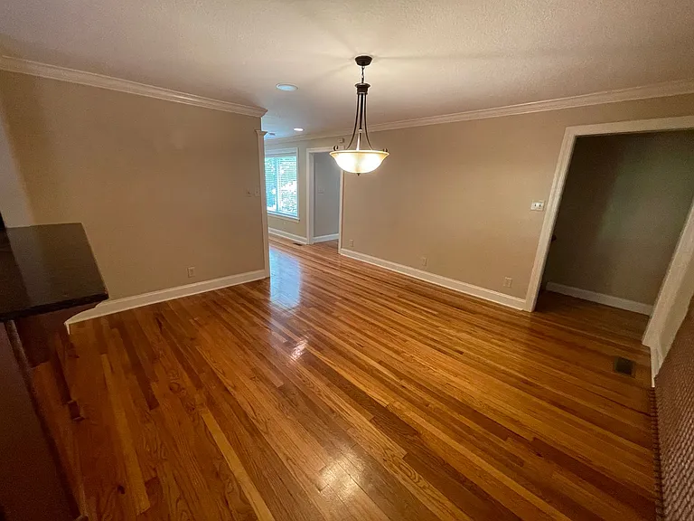 105 Norman Ln — Photo 17