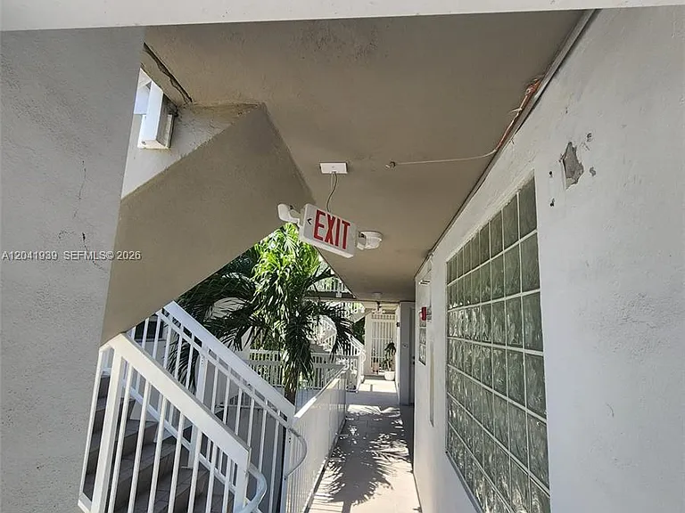 1080 99th St #221 — Photo 2