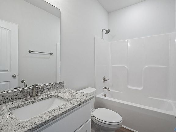 5th image of 112 Waltrip Dr
