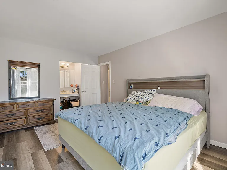 37 Buttonwood Rd — Photo 2