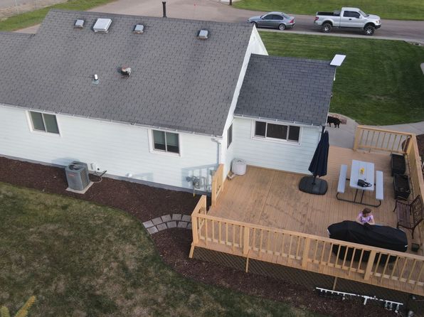 660 N 15th Ave, Forsyth, MT 59327