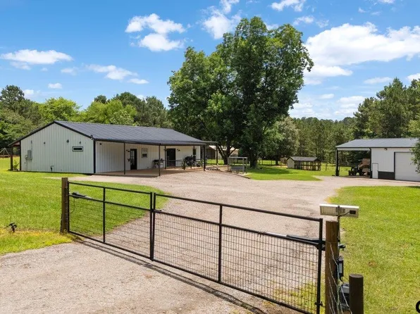 704 W Ross St, Troup, TX 75789