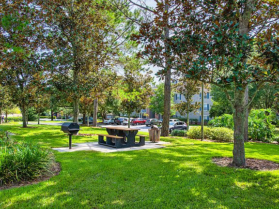 4th image of 1105 Fort Clarke Blvd #10305