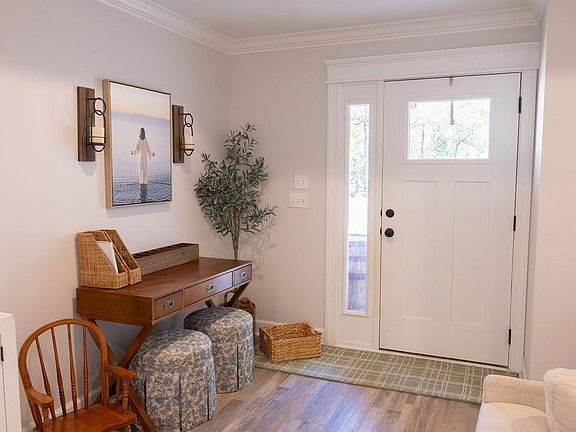 3rd image of 30 Bernard Ave