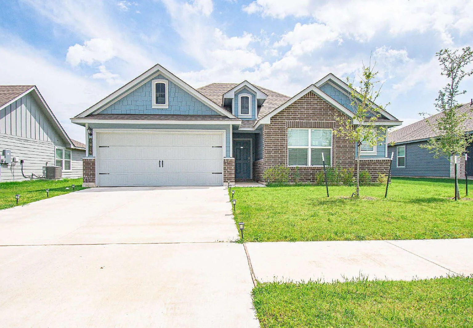 3 bed, 2.0 bath, 1415 sqft, $1,750 — Photo 1