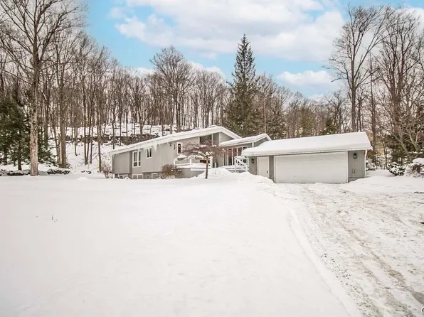 4443 Watervale Rd, Manlius, NY 13104