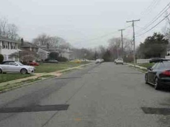 Exterior Neighborhood (street photo)