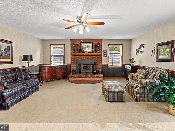 2nd image of 555 Ada Dr