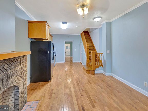 4th image of 2425 Ashland Ave