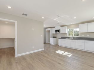 13822 Lexicon Ave, Sylmar, CA 91342