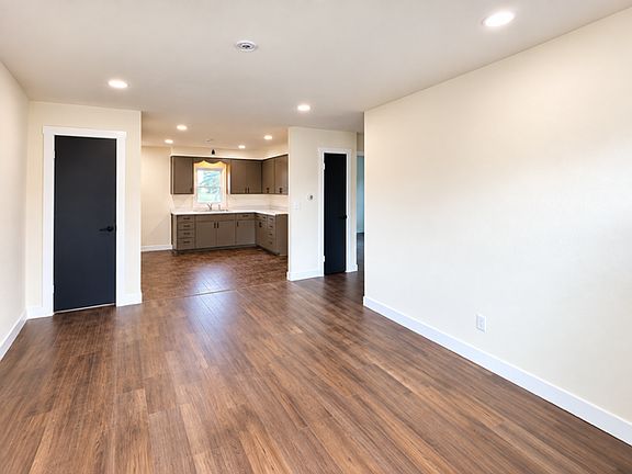 5th image of 415 E Main St