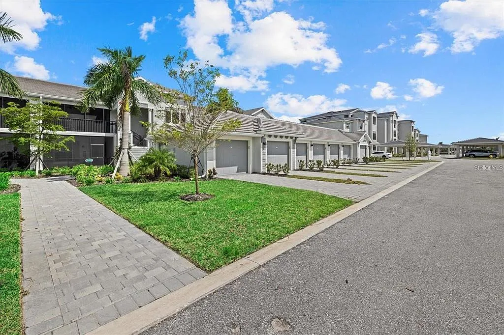 2 bed, 2.0 bath, 1568 sqft, $2,500 — Photo 1