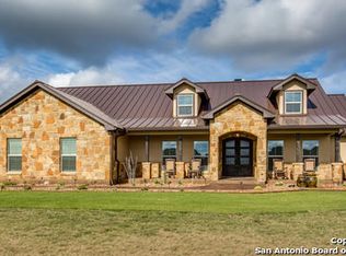 464 Buckskin Trl, Bandera, TX 78003