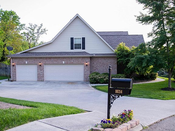 3rd image of 10214 Canton Place Ln