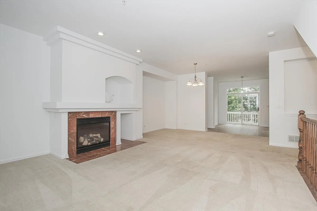 2 bed, 4.0 bath, 2173 sqft, $2,850 — Photo 3