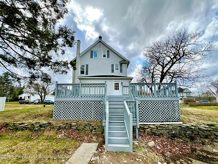 207 Midway Ave — Photo 15