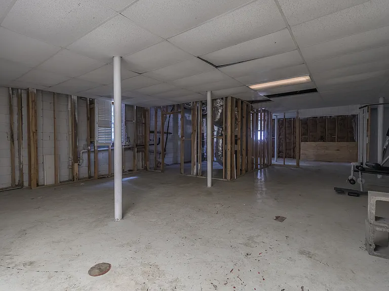 3149 Gay Dr — Photo 51