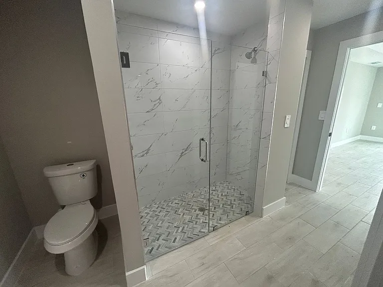 2524 NE 1st Pl — Photo 9